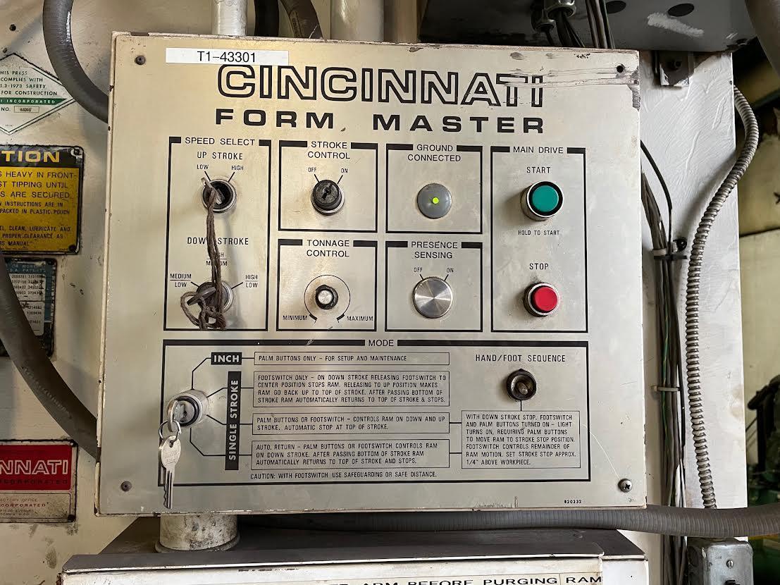 グレース Cincinnati 600 Ton X 20 Form-Master Press Brake (#4602)